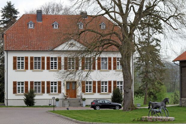 Das prächtige Herrenhaus des Beringhofes, der seit 2008 von Andrea und Bernd Müller sowie ihren Kindern als Reiterhof und modernes Trainingszentrum für Sportpferde genutzt wird. ARCHIVFOTO: ANDREAS DUNKER