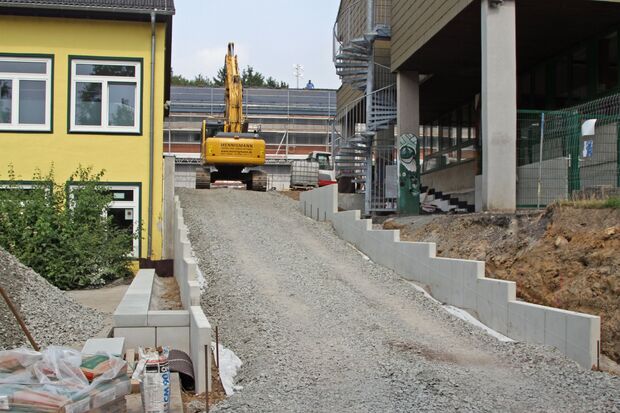 Die neue Feuerwehrzufahrt zum Innenhof der Sekundarschule ARCHIVFOTO: ANDREAS DUNKER