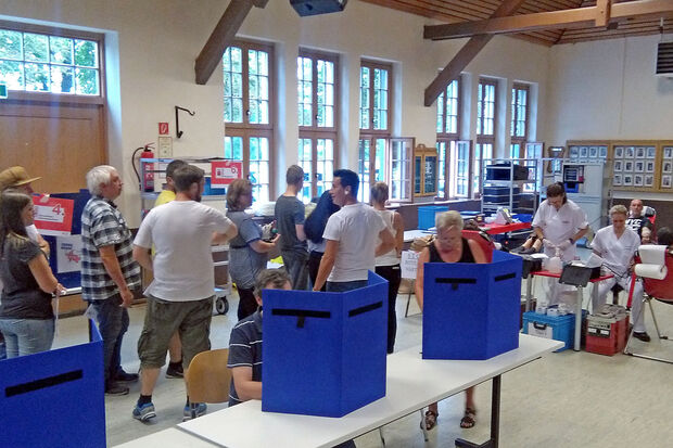 Großer Andrang bei der Blutspende-Aktion des DRK in der Gemeindehalle in Echthausen FOTO: DRK