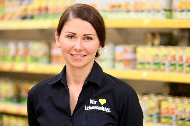 Die selbstständige Kauffrau Laura Heder vom EDEKA-Markt in Wickede ARCHIVFOTO: ANDREAS DUNKER