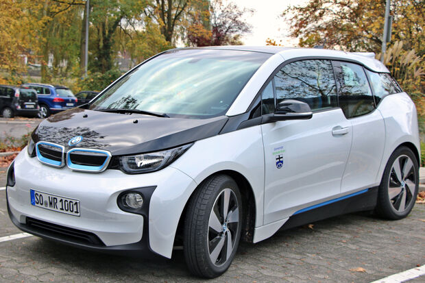 Der Elektro-Kleinwagen BMW i3: das neue Dienstfahrzeug der Gemeinde Wickede (Ruhr) FOTO: ANDREAS DUNKER