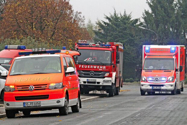 Rettungskräfte an der Antoniusstraße in Wickede