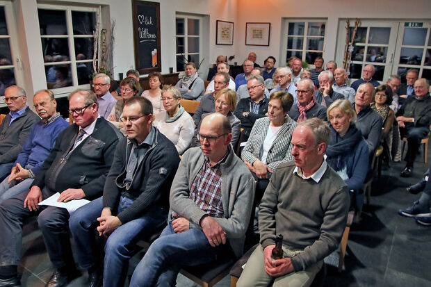 Jahreshauptversammlung des Fördervereins "Dorf Wiehagen" mit rund 50 Mitgliedern in der "Fischstube" des Hofes Baumüller FOTO: ANDREAS DUNKER