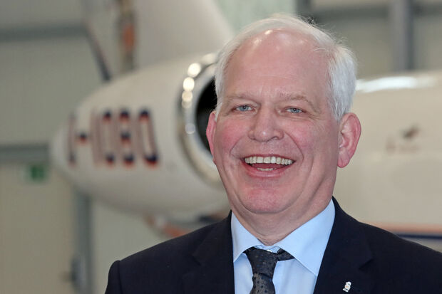 Franz-Josef Barkhaus (66) war bis zum 17. November 2016 als Geschäftsführer der Flugplatz-Betreiber-Gesellschaft beschäftigt und ist als Prokurist der Unternehmensgruppe OBO BETTERMANN noch immer zeitweise für den FAM tätig, da er als Jurist hervorragende Kenntnisse in dem notwendigen luftfahrtrechtlichen Bereich und die Kontakte zu den Genehmigungsbehörden besitzt. FOTO: ANDREAS DUNKER Franz-Josef Barkhaus (66) war bis zum 17. November 2016 als Geschäftsführer der Flugplatz-Betreiber-Gesellschaft beschäftigt und ist als Prokurist der Unternehmensgruppe OBO BETTERMANN noch immer zeitweise für den FAM tätig, da er als Jurist hervorragende Kenntnisse in dem notwendigen luftfahrtrechtlichen Bereich und die Kontakte zu den Genehmigungsbehörden besitzt. FOTO: ANDREAS DUNKER