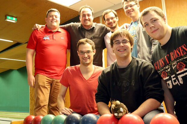 Die Gossen-Eber haben ein Wildschwein als Maskotchen mit bei Ihren Kegel-Events. FOTO: ANDREAS DUNKER