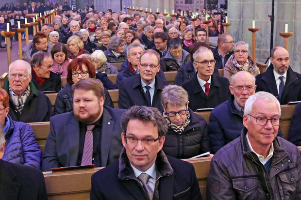 Landtagsabgeordneter Heinrich Frieling (CDU) und zahlreiche Bürgermeister der Kommunen im Bereich der fusionierten Kirchenkreise Arnsberg und Soest nahmen auch an dem festlichen Gottesdienst in der Wiesenkirche am heutigen Sonntag (6. Januar 2019) teil. FOTO: ANDREAS DUNKER
