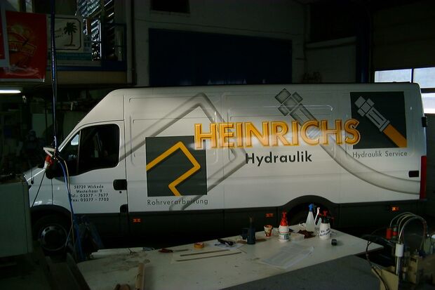 Gestohlen der Transporter von Heinrichs Hydraulik FOTO: FIRMA / FACEBOOK