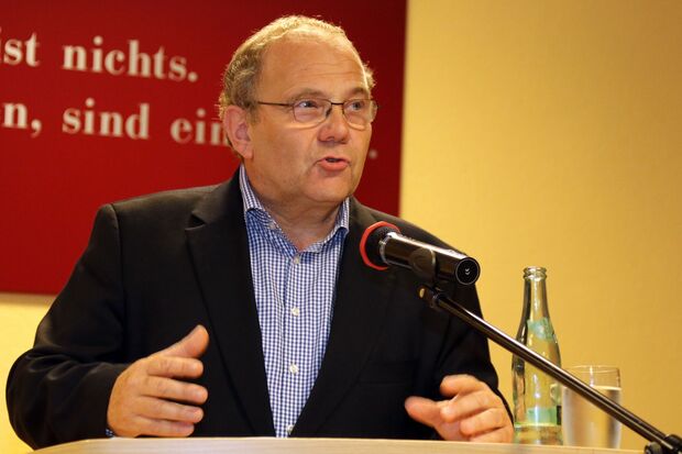 Vorgänger und langjähriger VHS-Mitarbeiter Wolfgang Klesse aus Werl FOTO: ANDREAS DUNKER