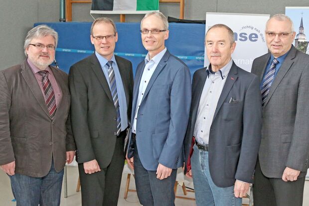 Die Bürgermeister aus Fröndenberg, Wickede (Ruhr), Welver, Werl und Ense. ARCHIVFOTO: ANDREAS DUNKER