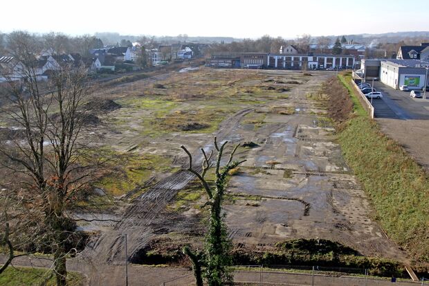 Die sanierungsbedürftige Industriebrache in einer Aufnahme aus einem Steiger im Bernhard-Bauer-Park. ARCHIVFOTO: ANDREAS DUNKER