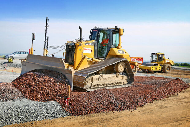 Planierarbeiten am Pendlerparkplatz FOTO: ANDREAS DUNKER