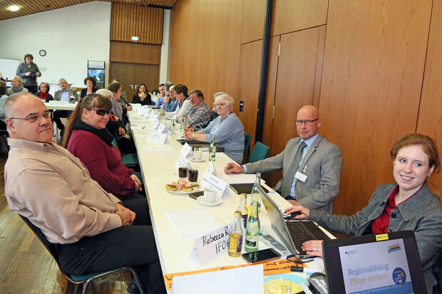 Teilnehmer am Regionaldialog "Pflege stärken" FOTO: ANDREAS DUNKER