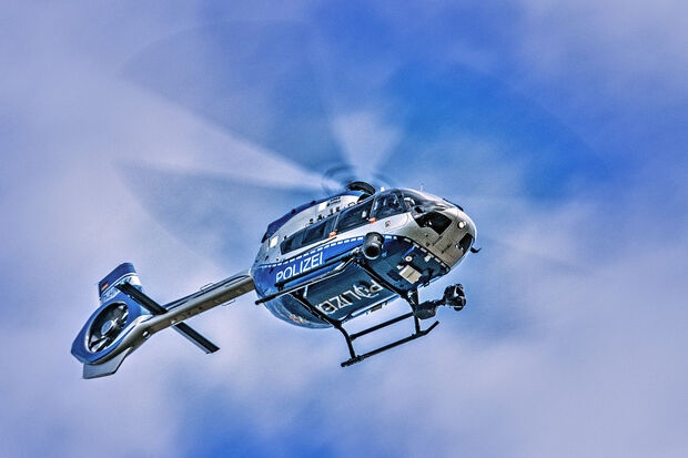 Polizei-Hubschrauber bei einer Suchaktion ARCHIVFOTO: ANDREAS DUNKER