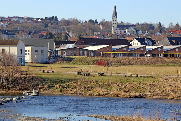 Das Ruhrtal in Höhe der Firma "Wickeder Westfalenstahl" FOTO: ANDREAS DUNKER