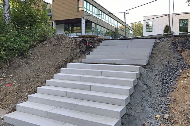 Die neue Treppen-Anlage aus fertigen Beton-Blöcken FOTO: ANDREAS DUNKER