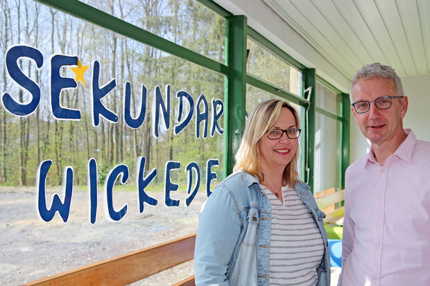 Schulleiter Peter Zarnitz und seine Stellvertreterin Stefanie Tillmann ARCHIVFOTO: ANDREAS DUNKER