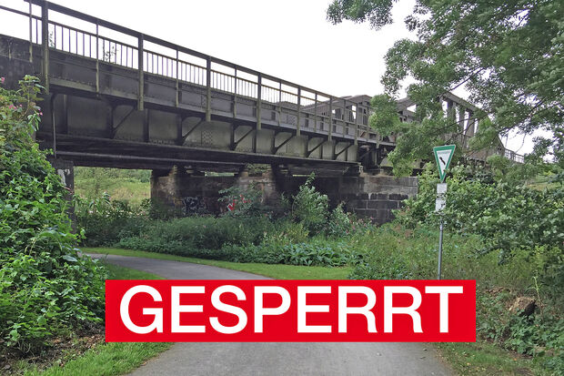 Der Weg durch die Ruhrpromenade wird zur Sackgasse, so lange die Unterführung unter der Eisenbahnbrücke gesperrt ist.
