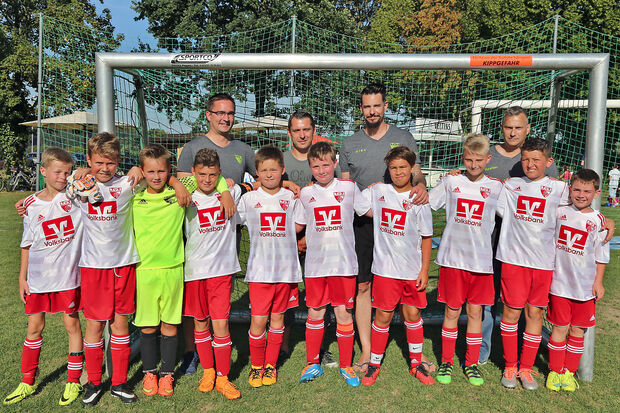 Die Gastmannschaft vom TuS Wickede (Ruhr) mit ihren Betreuern FOTO: ANDREAS DUNKER