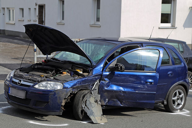 Auch dieses Fahrzeug war erheblich beschädigt. FOTO: ANDREAS DUNKER