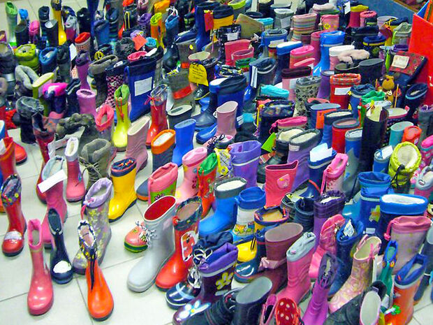 Kinderstiefel bei einer der letzten Aktionen der Wickeder Einzelhändler FOTO: CORINNA REINKE