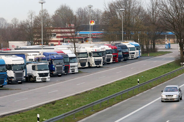Künftig mehr Parkplätze für Lkw, Busse und Pkw an der Tank- und Rastanlage "Am Haarstrang" FOTO: ANDREAS DUNKER