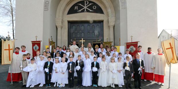 Weißer Sonntag 2015 in Wickede FOTO: ANDREAS DUNKER
