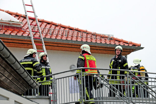 Feuerwehr-Übung am Senioren-Zentrum "Häuser St. Raphael" in Wimbern FOTO: CHRISTIAN MEIER