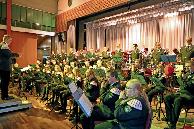 Das erste Gemeinschaftskonzert von Musikverein Echthausen und dem Spielmannszug der Feuerwehr FOTO: ANDREAS DUNKER