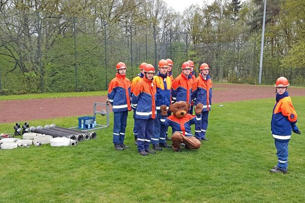 Die Jugendfeuerwehr bei einer Übung FOTO: FEUERWEHR WICKEDE (RUHR)