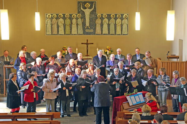 Der Kolping-Chor in der evangelischen Christus-Kirche FOTO: ANDREAS DUNKER