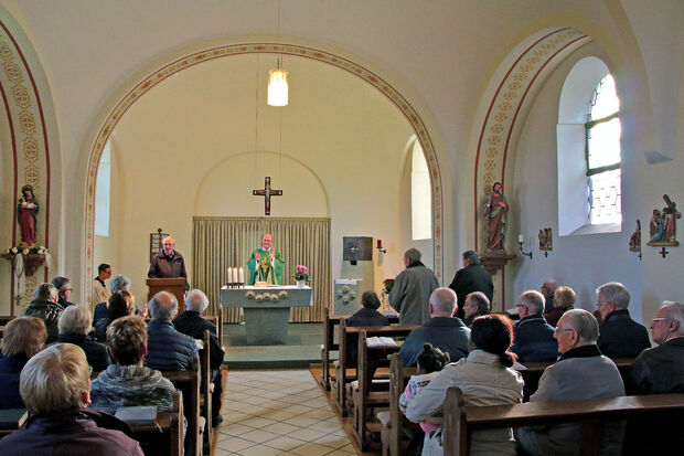Verabschiedung von Alfred Grievel und Josef Kampmann aus dem Schlückinger "Kapellenvorstand" FOTO: ANDREAS DUNKER