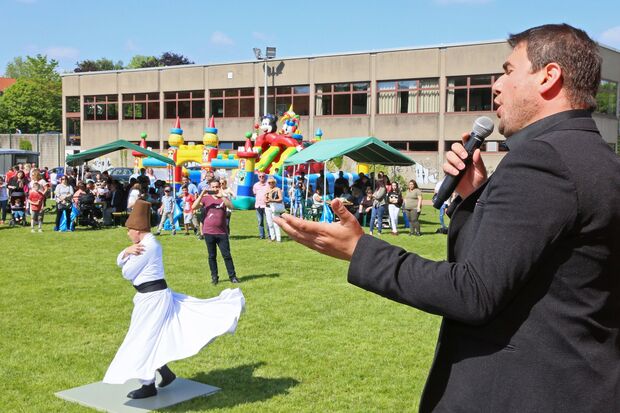Der Tanz eines Derwisches zum Gesang von Kenan Inanli aus Wickede ARCHIVFOTO: ANDREAS DUNKER